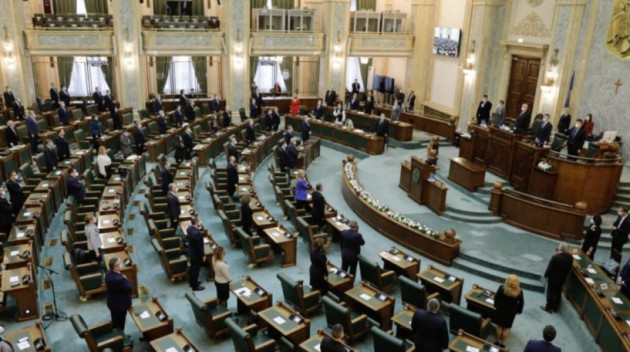 Aleşii locali ar putea fi suspendaţi din funcţie dacă îşi agresează partenera/ul 