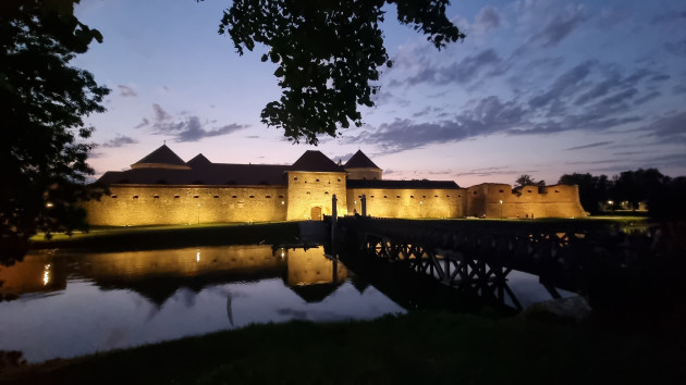 Prima seară albă în Cetatea Făgăraşului  