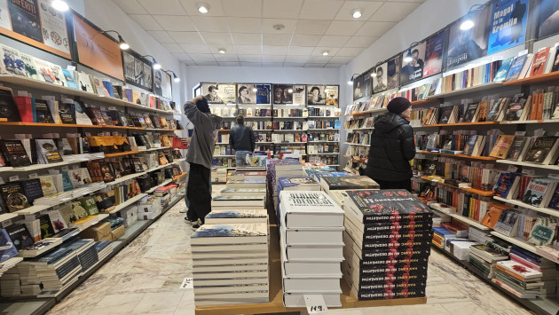 Primii vizitatori ai Bookfest Braşov, cel mai mulţumiţi de preţuri 