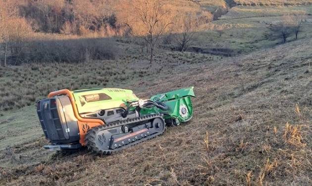 S-a dat comandă pentru utilajul de defrişat digurile în Stupini: 425.000 de lei + TVA