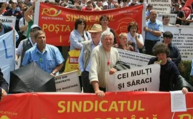 Poştaşii ameninţă cu greva şi cer sancţionarea directorului