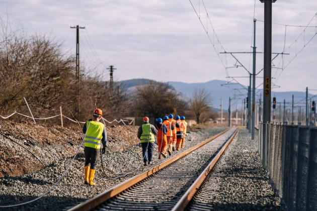 Documentaţiile pentu electrificarea căii ferate Braşov – Sibiu, în etapa evaluării ofertelor  