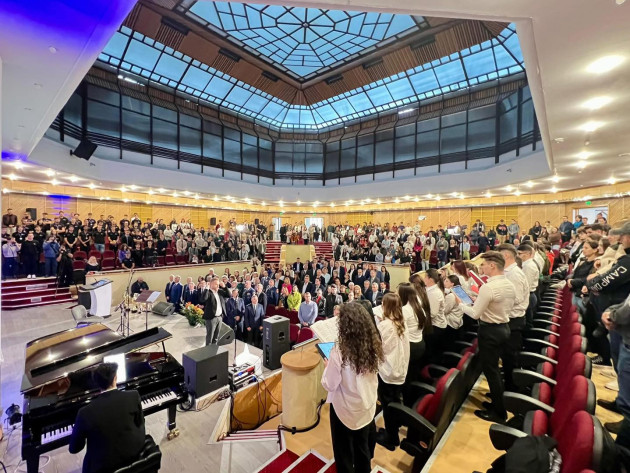 Supărarea ChatGPT. A început noul an universitar, fără grevă la Braşov, dar cu supărări