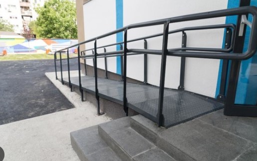 O nouă serie de controale: dotările pentru persoanele cu dizabilități în hoteluri, facultăți, biblioteci, teatre, cluburi sportive. Cele mai mari amenzi s-au dat la Brașov