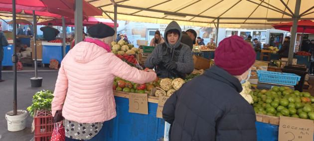 Licitații pentru tarabele din toate cele 5 piețe ale Brașovului