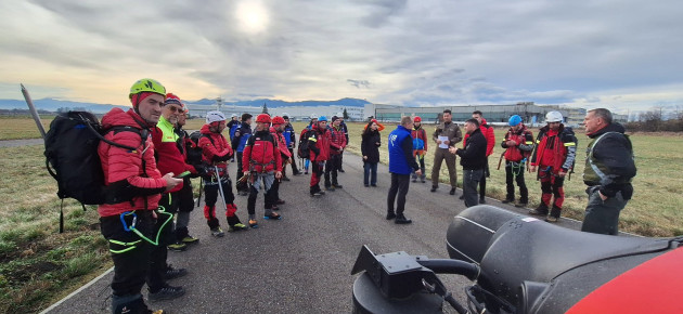 Premieră: un Black Hawk în Bucegi