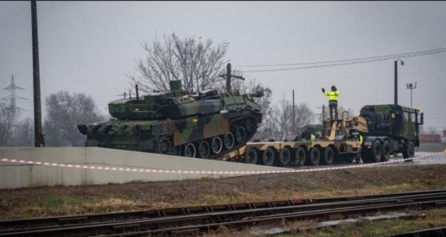 Rampa militară de la Gara Voila intră în reparaţii. 147 x 12,05 metri, calibrată pentru încărcarea/descărcarea blindatelor de peste 80 de tone 