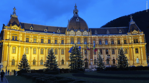 Consiliul Judeţean Braşov, în culorile tricolorului în 1 Decembrie 