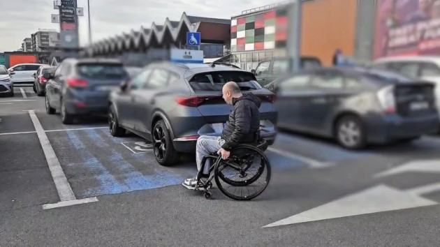 Cu semnatar de la Braşov: legea care interzice cuvântul „handicap” în acte oficiale