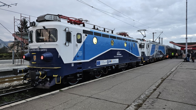 7:38 Braşov, 10:12 Bucureşti. Prima locomotivă electrică modernizată la Braşov a intrat „în pâine”