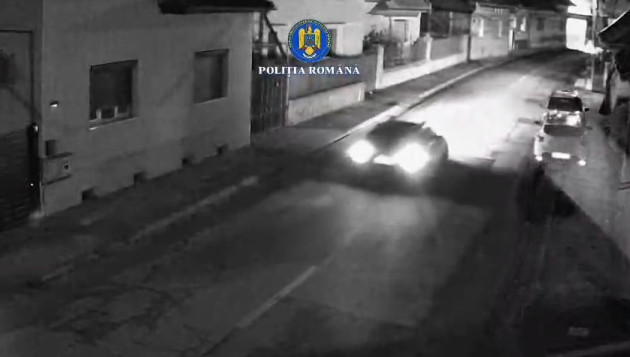 Urmărit de Poliţie, a făcut accident