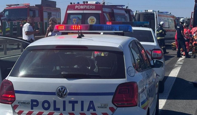 O noapte cu două TIR-uri care au blocat DN 13