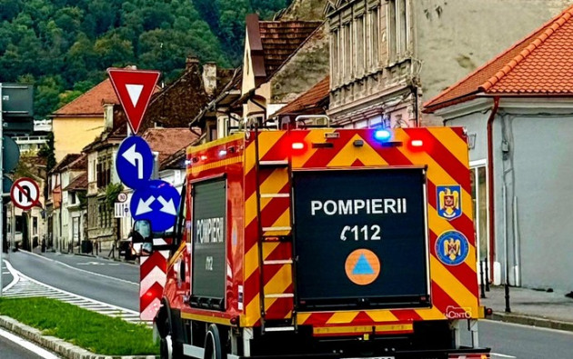 Brașovul, „răscolit” de vânt. 5 intervenții la ISU 