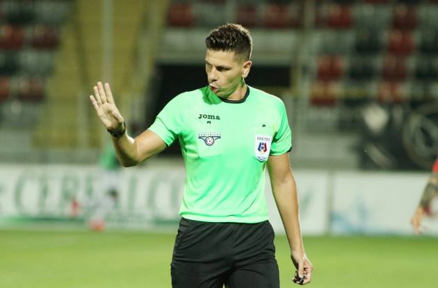 Marian Barbu arbitrează la World Cup U17