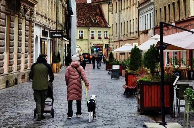 Definiţia „familiei” adaptată la Braşov după noile vremuri. Apare şi un nou certificat, de „familie numeroasă”