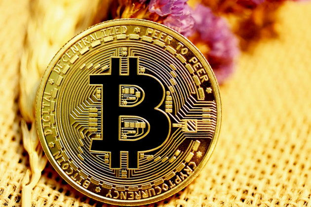Bitcoin înlocuiește investițiile clasice în România?