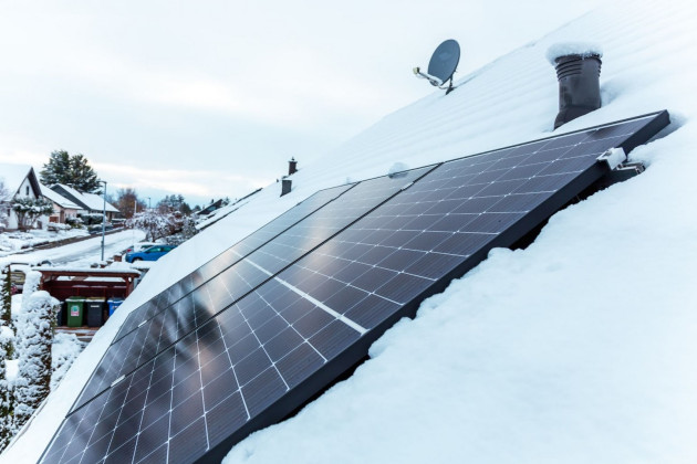 Ai panouri fotovoltaice? Cum e iarna cu ele