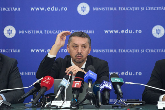 David, în live: „Profesorii suplinitori ar putea deveni titulari automat dacă iau peste 7 la concurs”