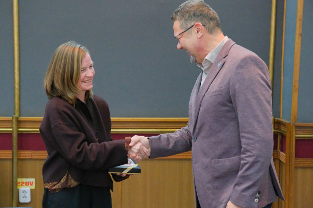 Consulul Germaniei la Sibiu, în vizită oficială la Brașov. Wiebke Oeser a discutat cu viceprimarul Dan Ghiță despre consolidarea relațiilor dintre Brașov și orașul Nurnberg