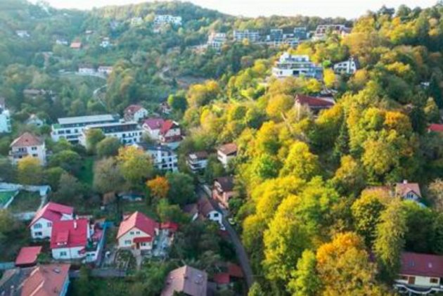 Autorizat în 1995, continuat în 2025. Un dezvoltator imobiliar cere un nou aviz pentru un apart-hotel pe Calea Poienii
