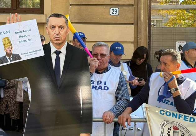 Profesorii, iar la protest. „Ne împing către greva generală”