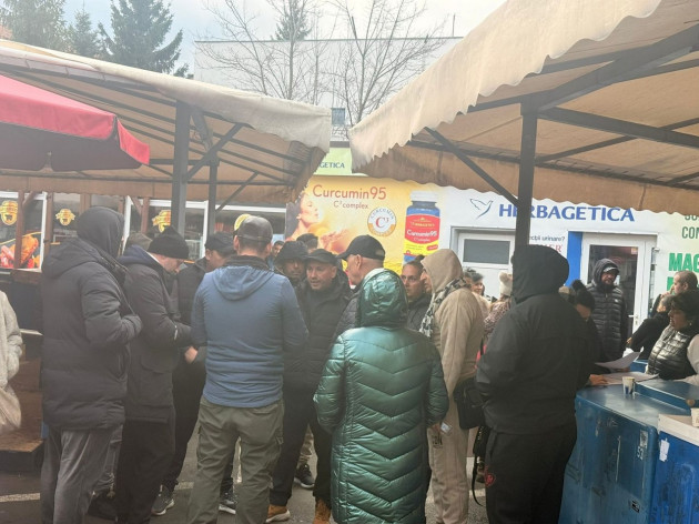 Nelinişte în Piaţa Dacia: Se relicitează tarabele, comercianţii vechi vor să-şi păstreze locurile, dau la schimb „o indexare”