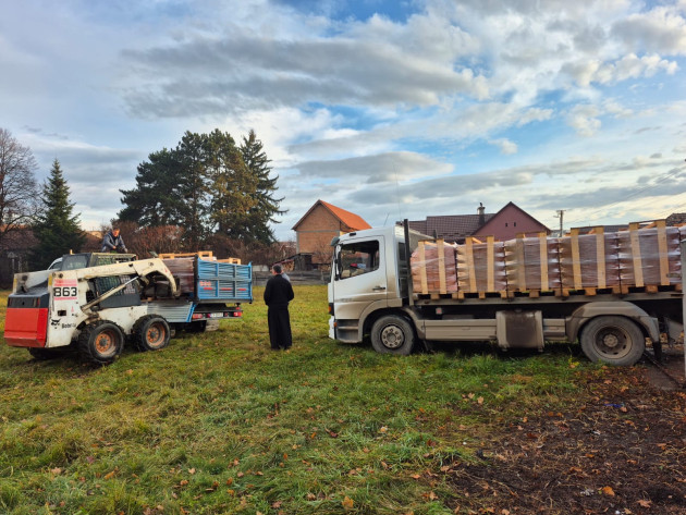 „O țiglă pentru istorie”. Sute de oameni au sărit să salveze biserica Brâncovenilor