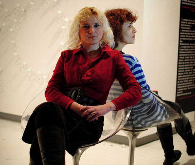 Despre curatorierea artistelor, între trecut şi prezent 