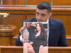Haos şi scandal. Şi fete la Tribună