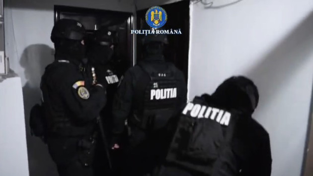 Și-au făcut „meserie” din furat haine. Cartierul general, la Budila  