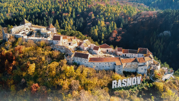 Cetatea Râşnov ar putea intra în şantier în toamna anului viitor. Pe credit