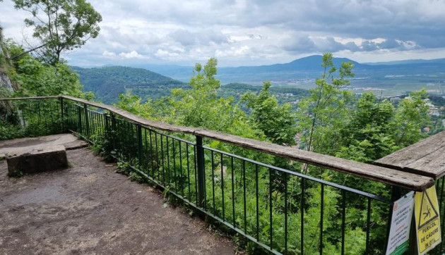 Încep demersurile pentru reabilitarea platformei de pe Tâmpa. În ultimii ani, zona „BRAȘOV” s-a degradat foarte mult
