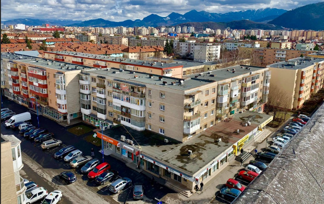 Locuinţele „pe firmă” scapă de supraimpozitare până în 2027 