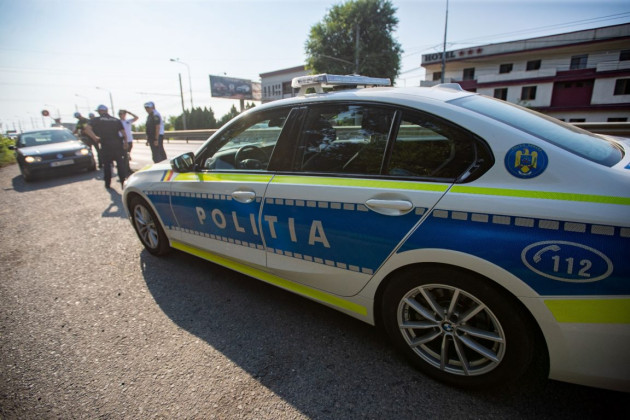 „Bunicile” din Poliţia Braşov: un Mercedes din 2001 şi un Audi „de viteză” din 2002