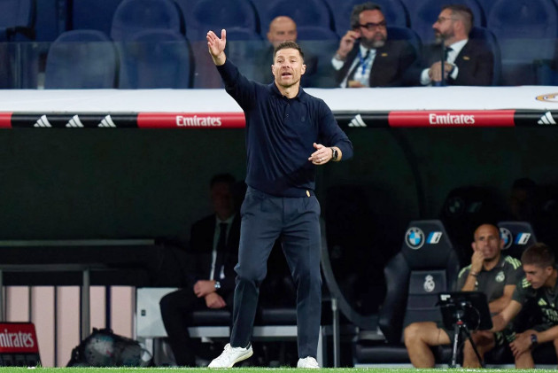 Real Madrid se gândeşte la înlocuirea lui Xabi Alonso cu Zidane sau Klopp