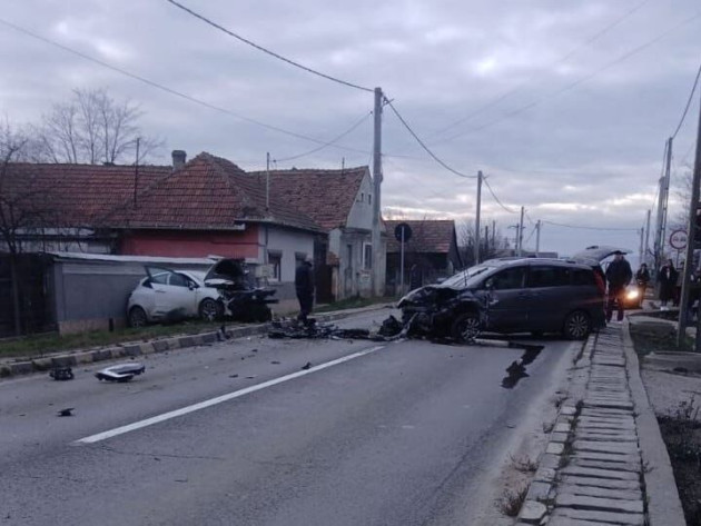 DN 1, blocat la Mândra. 4 maşini în coliziune