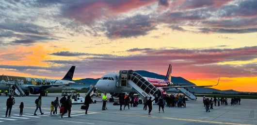 Din 28 ianuarie, zbor direct Braşov - Roma. Din 31 martie, zilnic către Budapesta