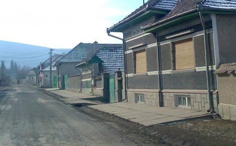 „E casa mea”, nu ține când îți bați femeia. Concubina a rămas, el obligat să părăsească locuința