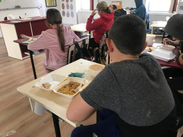 Cele 28 de unităţi şcolare din judeţul Braşov incluse în programul naţional „Masă sănătoasă”, în 2026