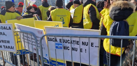 De luni se strâng semnături pentru grevă în învăţământ