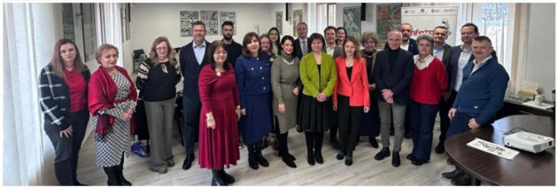 320 de elevi de la 4 licee din Braşov învaţă „joburile viitorului”. Formatori de la Universitate, Miele, Siemens
