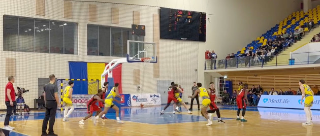 Corona – Dinamo 72-81, în LNBM