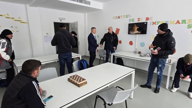 Primăria face apel către braşoveni să îi îndrume pe oamenii străzii la adăpostul de noapte