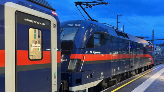Peripeții la Brașov cu trenul de Satu Mare. Problemele au început la Prejmer, 85 de minute la Timișu de Sus