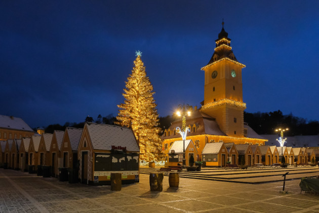 Târgul de Crăciun, deschis până în 11 ianuarie. Pe 12 ianuarie se sting şi luminile Crăciunului, în Braşov