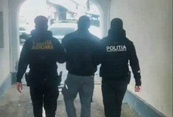 A sunat la 112 la 3 dimineaţa ca să-şi liniştească părinţii