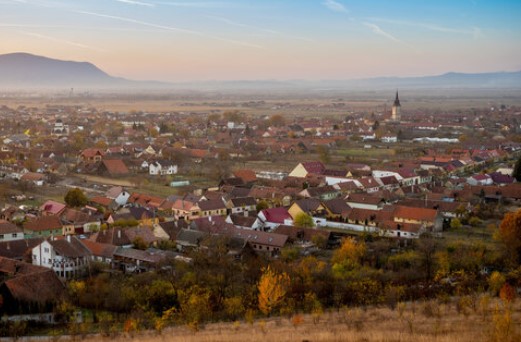 Sânpetru: Primăria cumpără 4 gunoiere. Vechi, dar să nu miroasă, să încarce pe fracţii, să golească automat