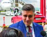 „Mandatul Micu” la Aeroportul Braşov: Azi, în plenul CJ, noul director îşi prezintă planul de afaceri: program non stop din 2027, dividende pentru Judeţ din 2028, 1 milion de pasageri din 2029 