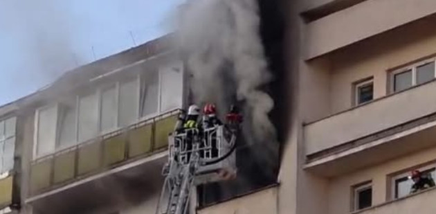 Foc din apartamentul vecinei de 70 de ani