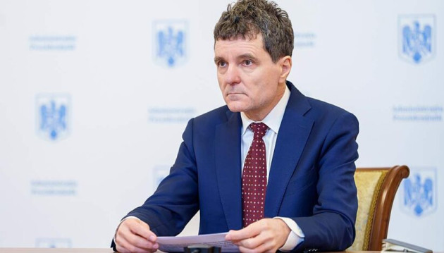 „Mai puţin zgomot şi lozinci”